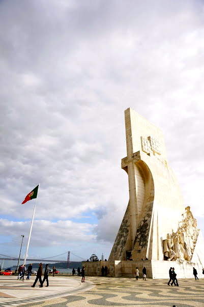 explorers monument belem portugal