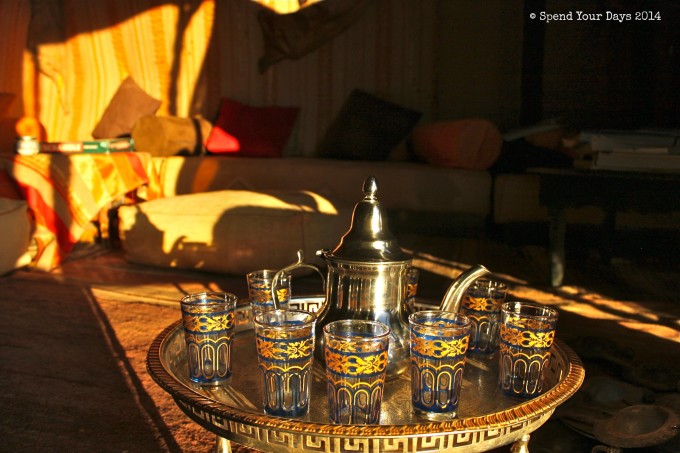 morocco erg chigaga sahara luxury camp mint tea