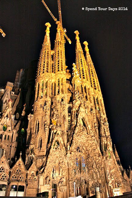 la sagrada familia barcelona spain gaudi