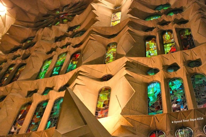 la sagrada familia barcelona spain gaudi