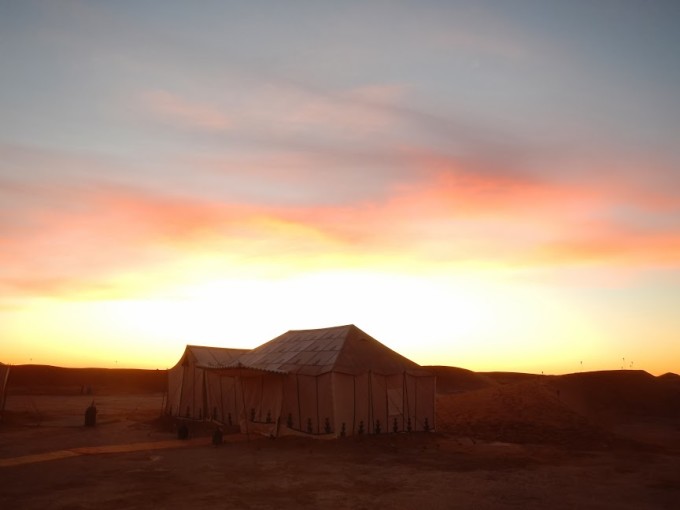 morocco erg chigaga luxury desert camp sunrise