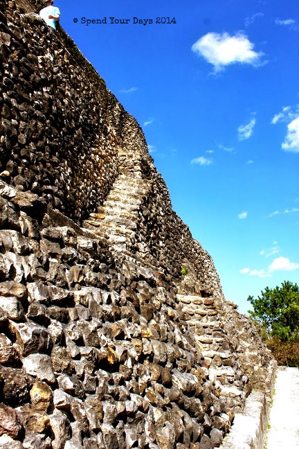 xunantunich belize el castillo stairs