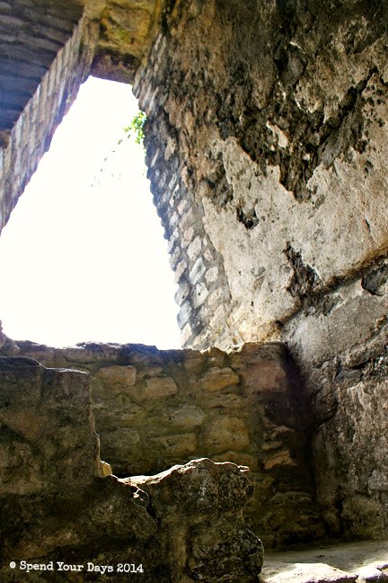 xunantunich belize mayan ruins