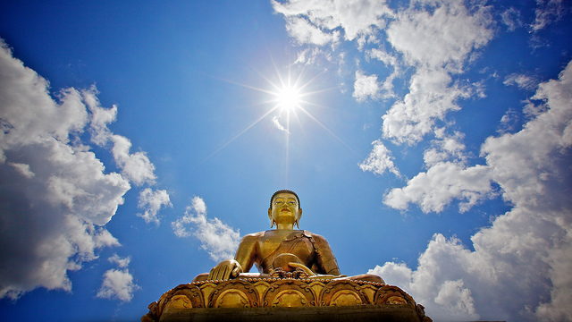 giant buddha thimpu bhutan